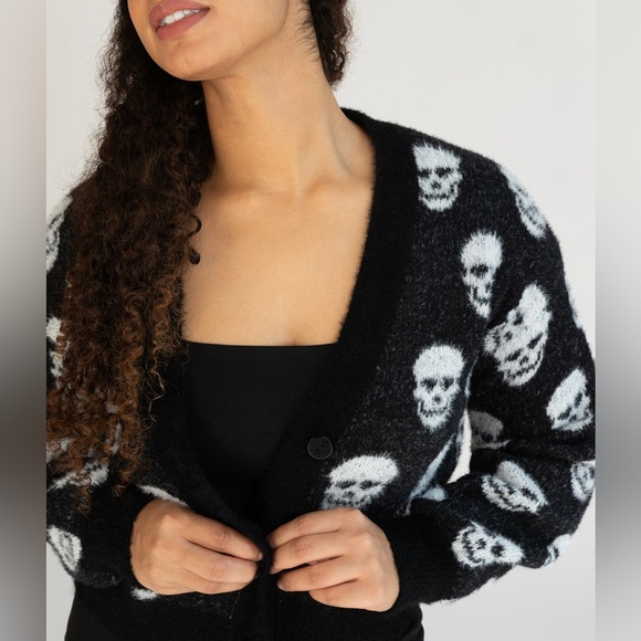 HP 💖 Super Soft Cropped Skull Cardigan - Picture 5 of 12